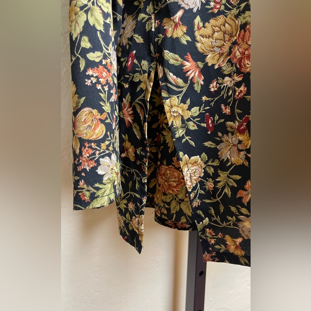 Seema Black Floral‎ Long Sleeve V- Neck Blouse - Picture 4 of 9